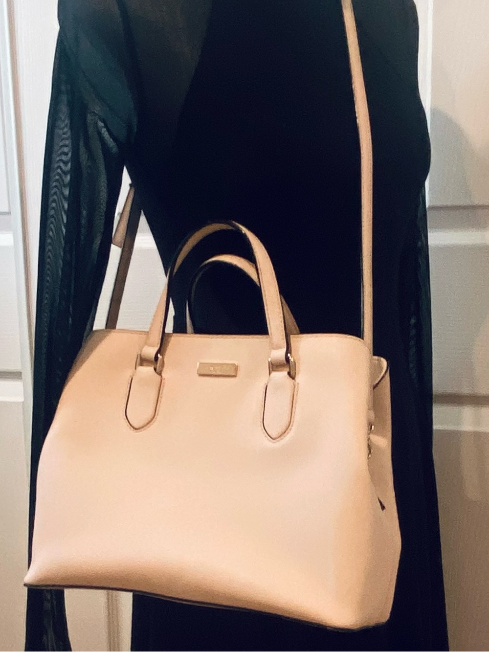Elegant Kate Spade Satchel with Top Handles and Detachable Strap